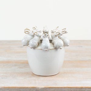Rabbit Planter 18.2cm – Ceramic Bunny Plant Pot, Spring Floral Indoor Planter for Home Decor & Shelf Styling