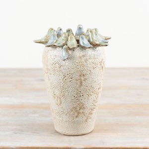 Vase oiseau en pierre 22 cm – Vase rustique en céramique émaillée à motif floral et oiseau, accessoire de décoration champêtre pour la maison de campagne