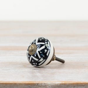 Vintage Patterned Knob, 4cm x 7cm