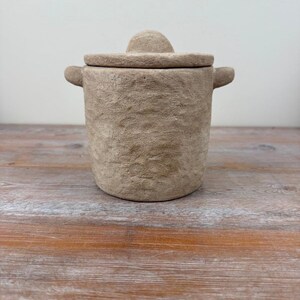 Sand Storage Pot with Lid 19cm – Stone Textured Neutral Storage Jar, Modern Home Decor Canister for Keys & Trinkets