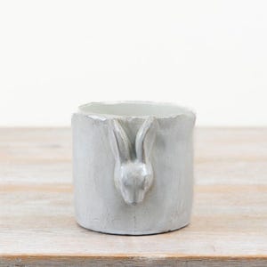 Doniczka z 3D Króliczkiem – 12,5 cm, ceramiczna doniczka wielkanocna, uroczy króliczek, dekoracja do domu