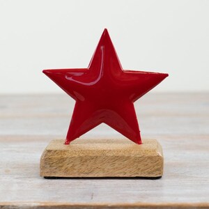 12 cm großer roter Stern auf Holzsockel – Festliche Weihnachtsdekoration