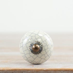 Puxador de cerâmica em latão antigo de 7 cm – Puxador vintage para gaveta, puxador de móveis com esmalte craquelado para armários e decoração de casa.