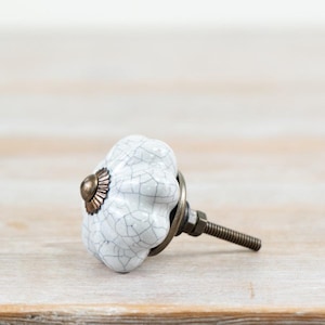 Biała ceramiczna gałka do drzwi z efektem spękania, 7 cm – uchwyt do szuflady w stylu vintage, gałka do szafki w stylu antycznym do mebli i wystroju wnętrz