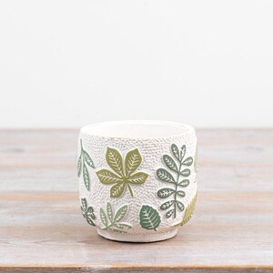 Green Leaf Plant Pot Botanical Leaf Planter Ceramic Plant Pot Neutral Indoor Home Décor 11x11x10cm Item #83169