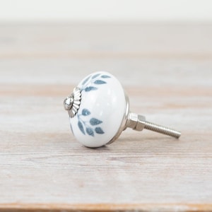 Bouton vintage en forme de feuille en céramique argentée, 4 cm x 7 cm