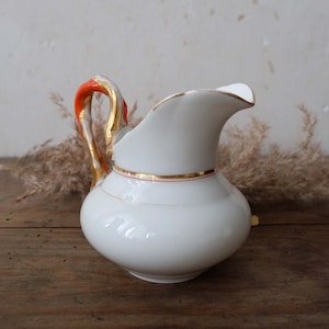 Beautiful 19th century Paris porcelain pot