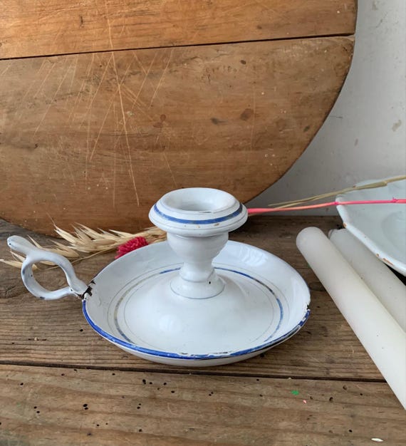 フランスのエナメル板金で作られた美しい手持ちキャンドルホルダー 