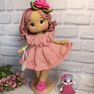 Handmade Crochet Doll with Cat – 29 cm Poseable Amigurumi Doll in Elegant Dress – Collectible Gift for Kids & Adults