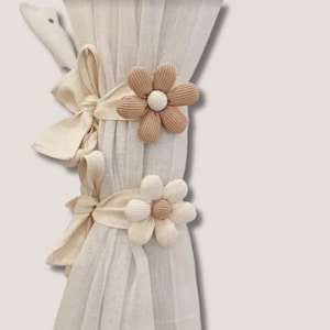 Flower curtain tie