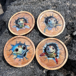 Posavasos de madera de albizia inspirados en la naturaleza: lindas tortugas de dibujos animados