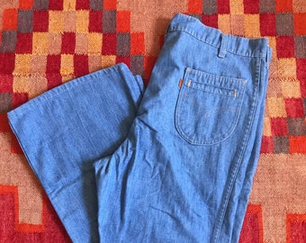 Vintage Medium Wash Levi’s Orange Tab Denim Jeans Bellbottoms 36x29
