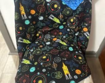 Manta de franela y minky Neon Space (para niño)