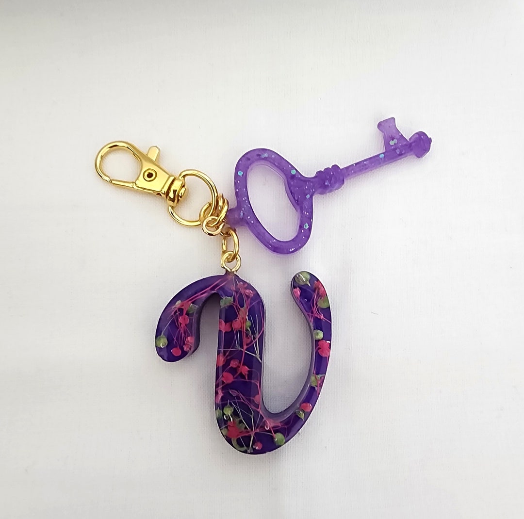 Keychain Cursive Cursive Letter V Resin Keychain 2024 Item - Etsy