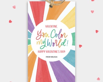 Op de afbeelding: Een kleurrijk Valentijnsdag-cadeautje met een regenboogontwerp en de tekst "Valentine, You Color My World! Happy Valentine's Day! From Melissa."