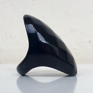 Summer Ring Vintage Ring, Lucite Acrylic Plastic Faceted Ring Black Color Ring, Statement Ring, Massive Ring Size 6.5