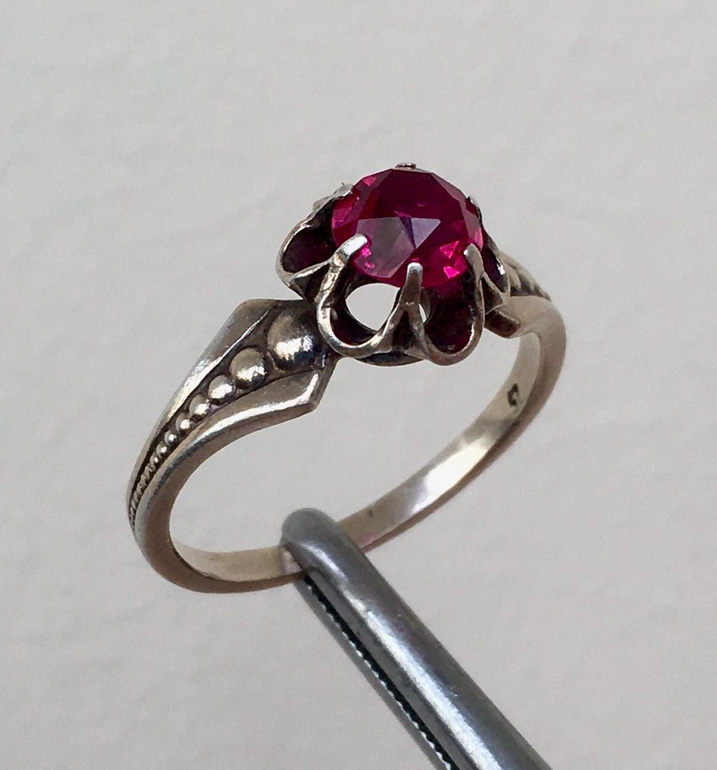 Bague Vintage URSS En Argent 875 Avec Rubis - Chevalière Cocktail - Occasion - Bijou Ancien