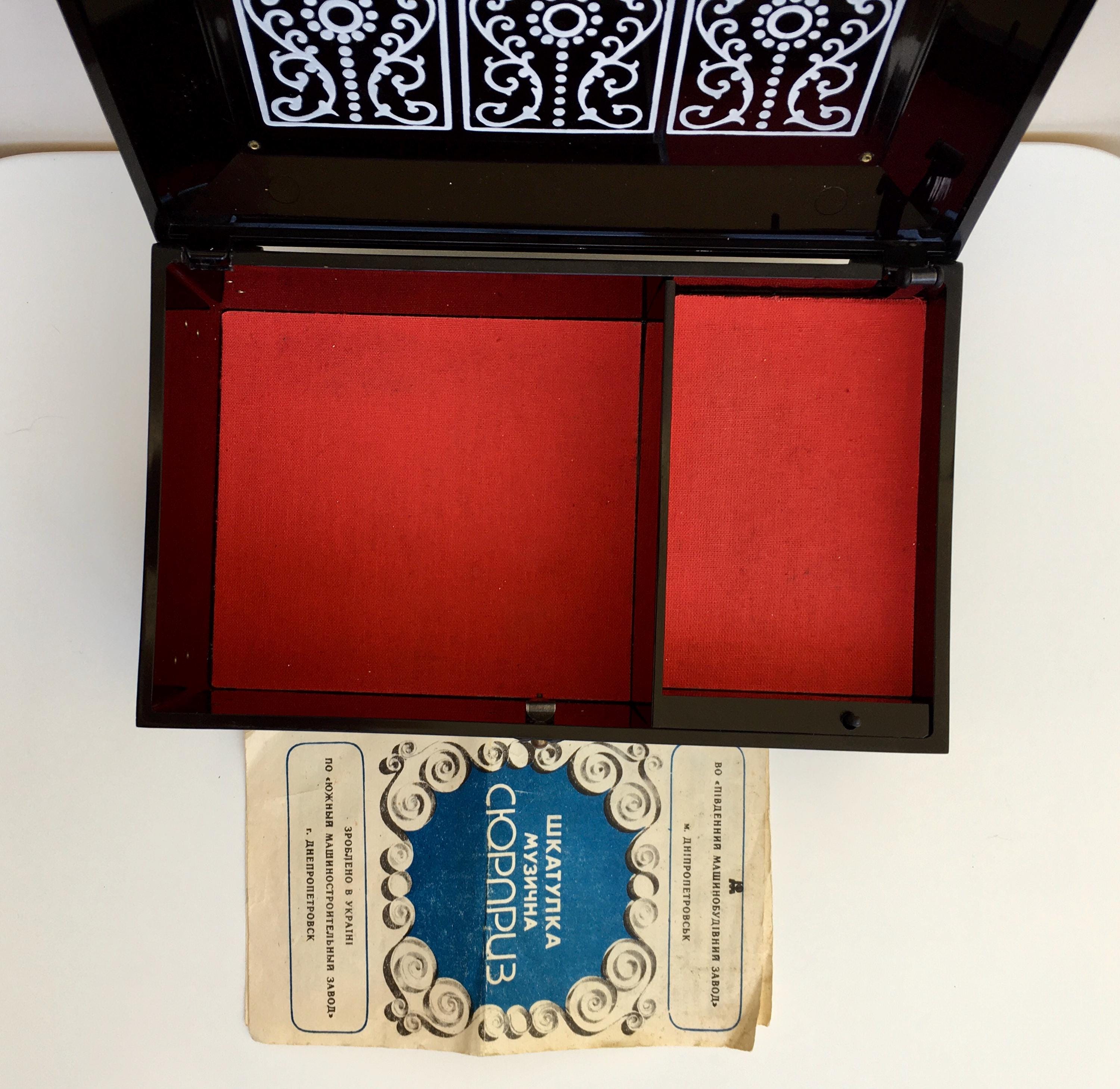 ANCIEN COFFRET À bijoux, boite à musique. Cuir EUR 150,00 - FR