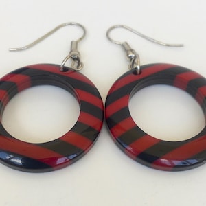 Vintage  Lucite Acrylic Plastic Earrings Black and Red lines