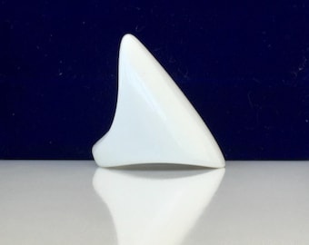 Anillo de Lucite Blanco - Talla 6.5 (17 mm)