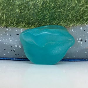 Summer Ring Size 7  (17.25 mm) Lucite Acrylic Plastic Ring  Blue, Aqua,  Turquoise Color Ring, Lips Ring