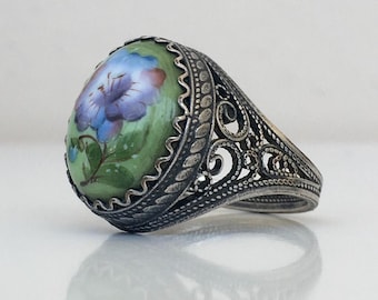 Alter russischer Kupfernickel Ring, bemalt und glasiert. Blumen Ring in Finift Technik