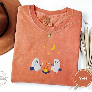 Maglietta con ricamo "fantasmi carini" in colori comodi, regali per la stagione spettrale all'aperto, maglietta con ricamo vintage di Halloween