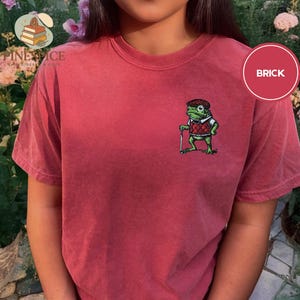 Golf Frog T-Shirt, Funny Embroidered Comfort Colors 1717, Cute Animal Golfer Tee, Whimsical Frog Shirt, Golf Lover Gift