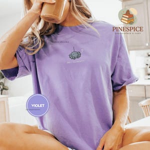 Am I Scawwy T-Shirt, Cute Spider Embroidered Tee, Comfort Colors Funny Wholesome Halloween Shirt Violet