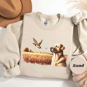 Retro Hunting Dog Sweatshirt, Yellow Lab and Ducks 90s Vintage Crewneck, Unisex Heavy Blend, Duck Hunter Jumper, Labrador Hunting Sweater,
