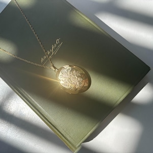 Gold Blumen Medaillon Halskette - Vintage Foto Anhänger - Oval Erinnerung Andenken - Geschenk für Sie - Mid Century Schmuck