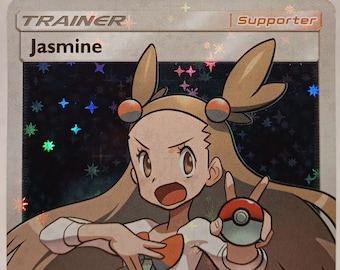 Jasmine Full Art - SM - Team Up (SM9) - 177/181 / Ultra Rare - Perfect Gift for Poke fans - NOT real just for show - Proxy NOT replica