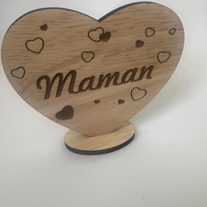 message personnaliser sur cœur en bois massif ,maman je t'aime , merci maitresse, mamie je t'aime, papi je t'aime