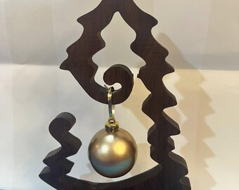 Árbol de Navidad de nogal con adorno / Navidad / Festivo / Navidad / Divertido / Remolino