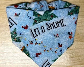Bandana para perro Let it Snome (Gnomo) / Ajuste elástico hecho a mano / Bandana para la cabeza / Navidad / Festivos / Navidad