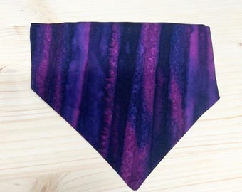 Bandana para perros Purple Haze / Ajuste elástico hecho a mano / Estilo cómodo y para llevar sobre la cabeza.