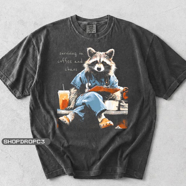 Camiseta divertida para hombre y mujer con estampado de mapache y la frase "Enfermera Mapache Vida de Enfermera" (RN), camiseta unisex con estampado de mapache y la frase "Enfermera Vida de Enfermera".