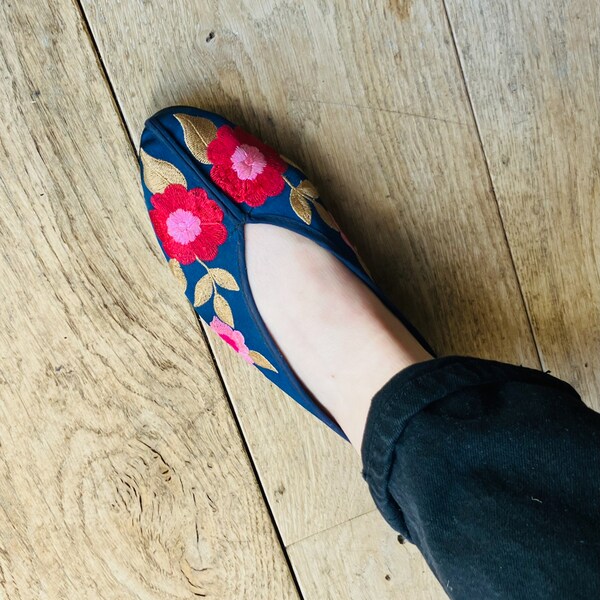 Vintage Embroidered Ballet Flats