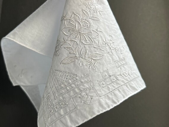 Vintage embroidered linen Handkerchief, Bridal Gi… - image 9