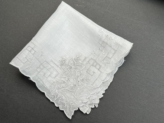 Vintage embroidered linen Handkerchief, Bridal Gi… - image 4