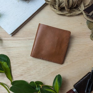 Handgemaakte leren portemonnee - Geschikt voor 6 tot 12 kaarten en bankbiljetten - Personaliseerbaar met elke naam, initialen of afbeeldingsgravure