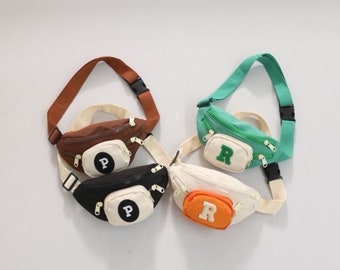 Alphabet Fanny Hip Pack Tasche für Kinder, Initial Taille Verstellbarer Gürteltasche für Jungen / Mädchen.