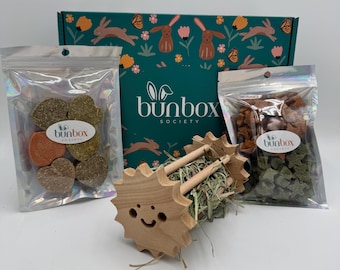 Bunny Gift Box for Rabbits with hay star treats, hay hearts, wooden hay roller. Toy for bunny. Treat for bunny. Wooden bunny toy.