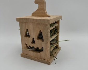 Jack-O&#39;-Lantern Wooden Hay Feeder for Bunnies, Rabbit Hay Feeder, Halloween Bunny Toy, Fall Rabbit Toy, Hay Feeder for Small Pets