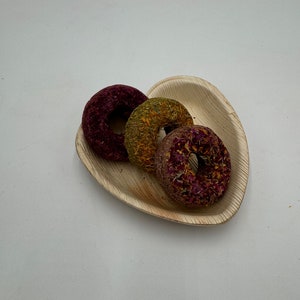 Assorted Timothy Hay Donut Treats in Chewy Palm Leaf Bowl. Rabbit Treat,  Hamster Treat, Guinea Pig Treat, Gerbil Treat and Small Pet