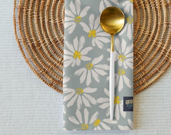 Daisy Cloth Napkins Set: Misty Gray Floral Table Linens