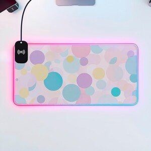 Rosa, blågrön, gul, trådlös RGB-gamingmusmatta, geometrisk cirkel, LED-skrivbordsmatta med 15W Qi-laddare, modern present till spelare, minimalistisk inredning