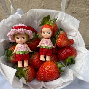 Fresita (Strawberry) Sonny Angel Outfit.