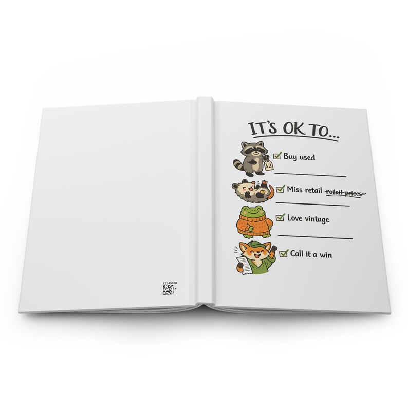 Pu&ograve; includere: Diario aperto con il testo "IT'S OK TO..." e illustrazioni di un procione, un riccio, una rana e una volpe. Le pagine del diario sono bianche e la copertina &egrave; di colore chiaro.