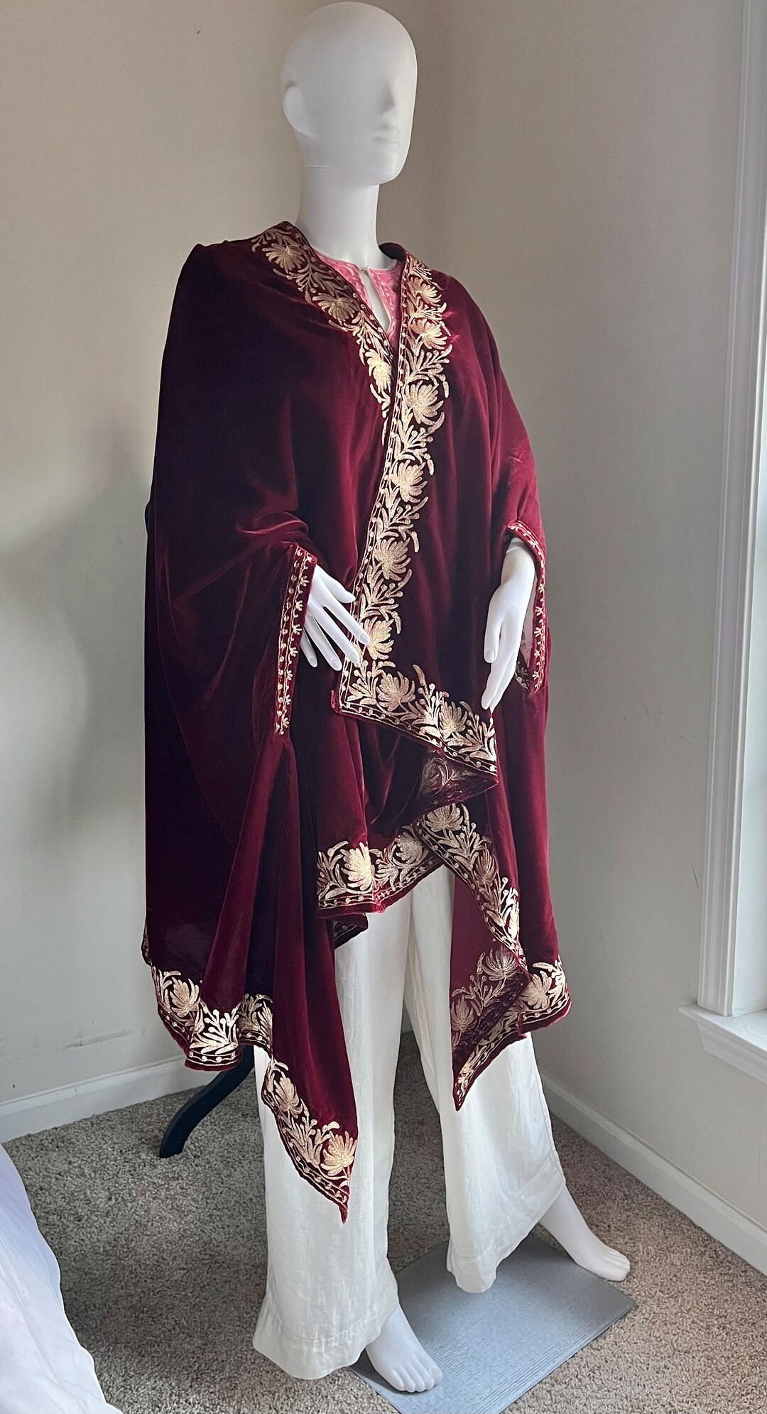 kashmiri velvet shawl